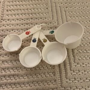 White Measuring Cups 1 Cup, 1/2 Cup, 1/3 Cup, 1/4 Cup Perfect for Cooking Baking